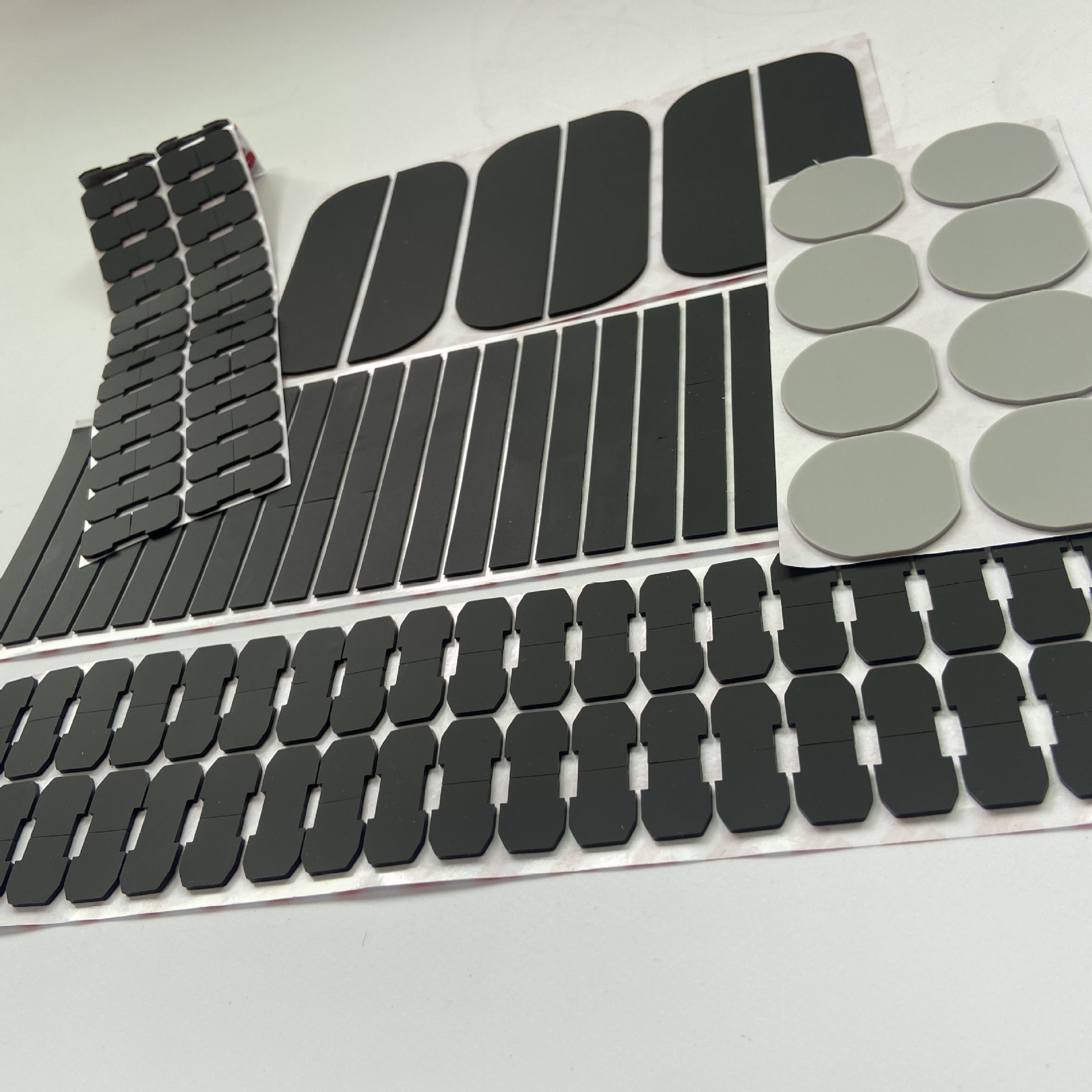 硅膠制品為什么會有味道呢